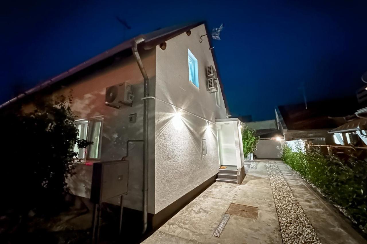 オシエク House Pavelヴィラ エクステリア 写真